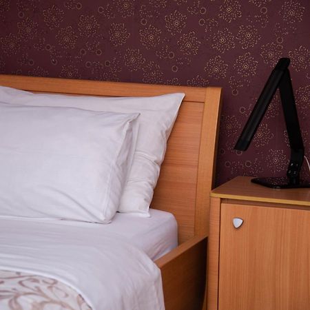 Hotel Dvor Бело Поле Екстериор снимка