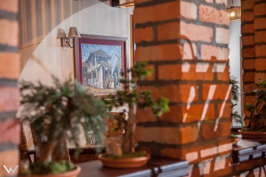 Hotel Dvor Бело Поле Екстериор снимка