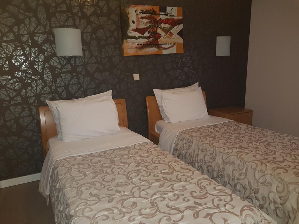 Hotel Dvor Бело Поле Екстериор снимка
